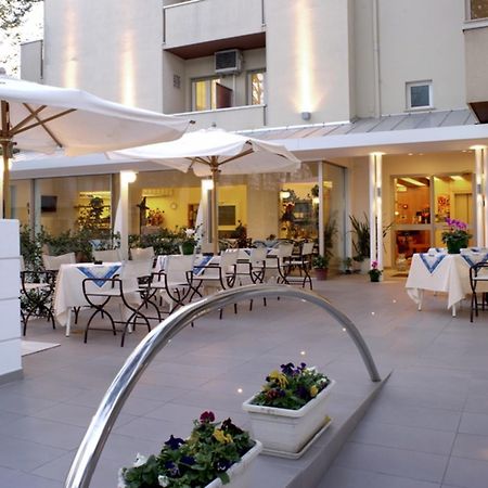 Hotel Nives Riccione Exteriér fotografie