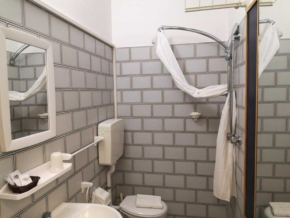 Hotel Nives Riccione Pokoj fotografie