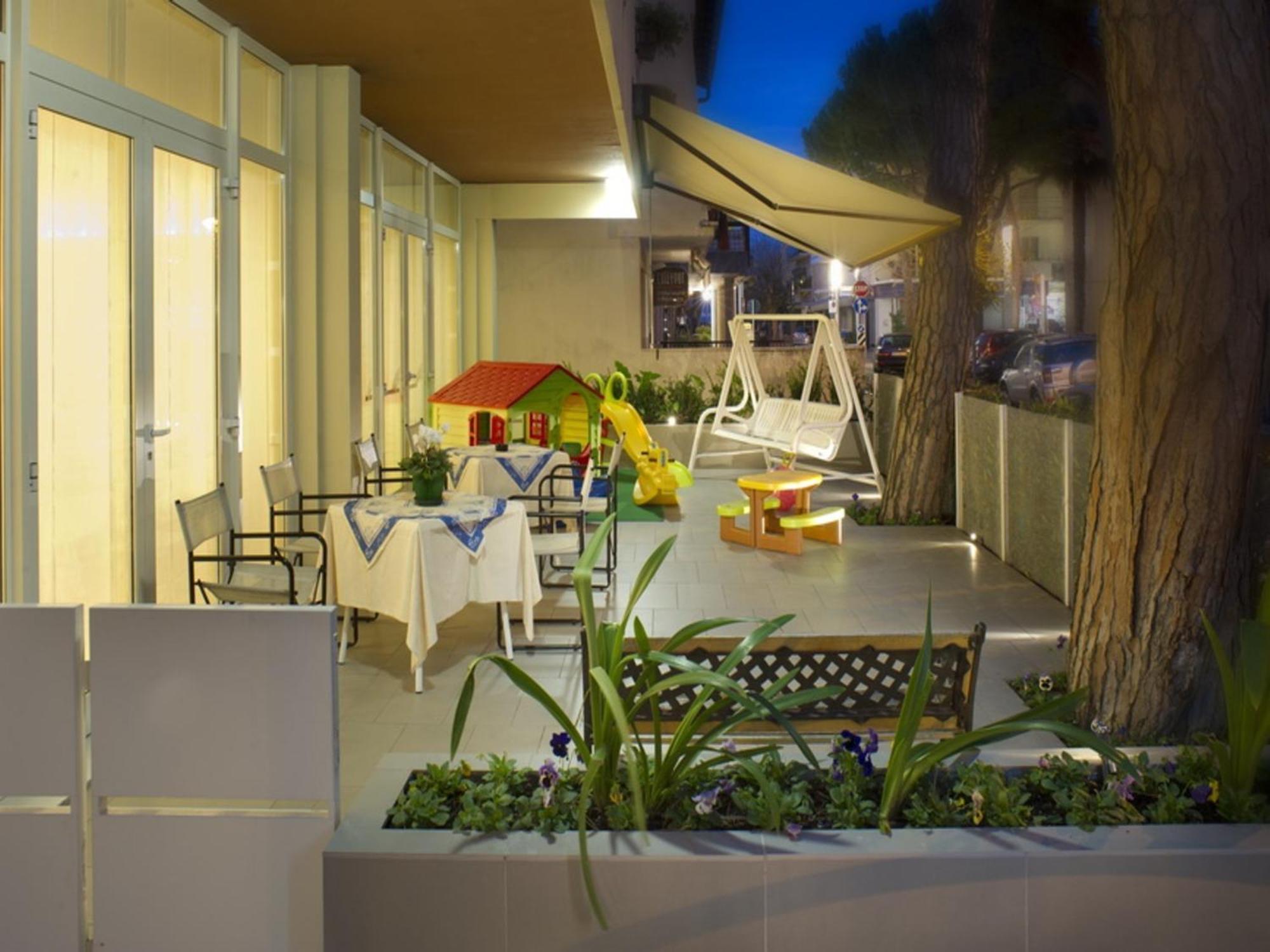 Hotel Nives Riccione Exteriér fotografie