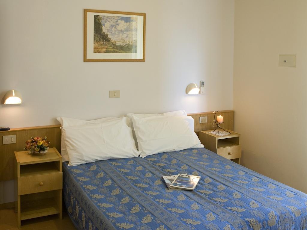 Hotel Nives Riccione Pokoj fotografie