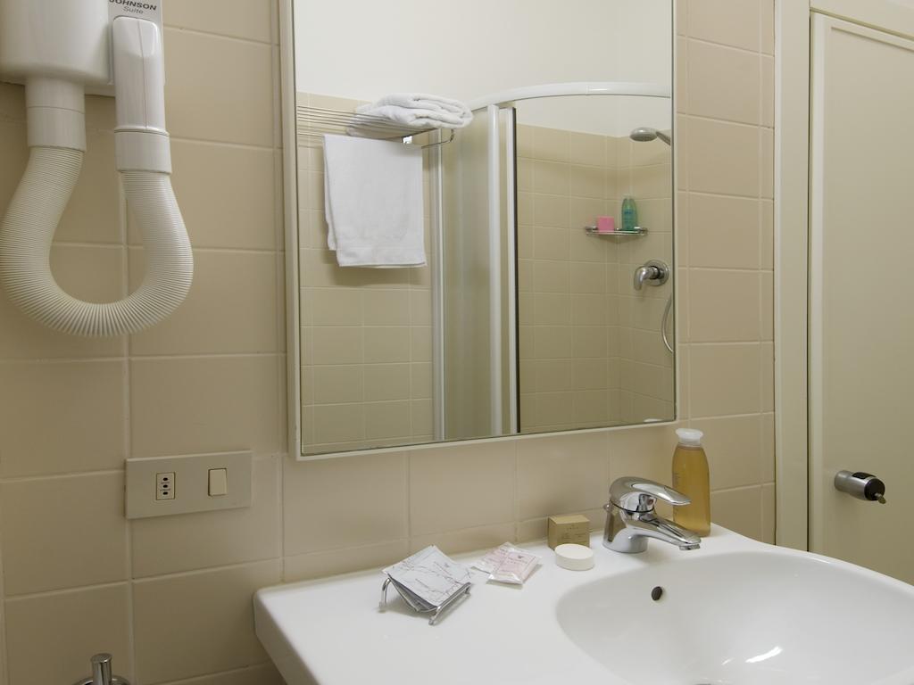 Hotel Nives Riccione Pokoj fotografie